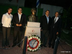 Atatürk Anıtı ve Eyal Peretz Cobalt Ticaret Genel Müdürü